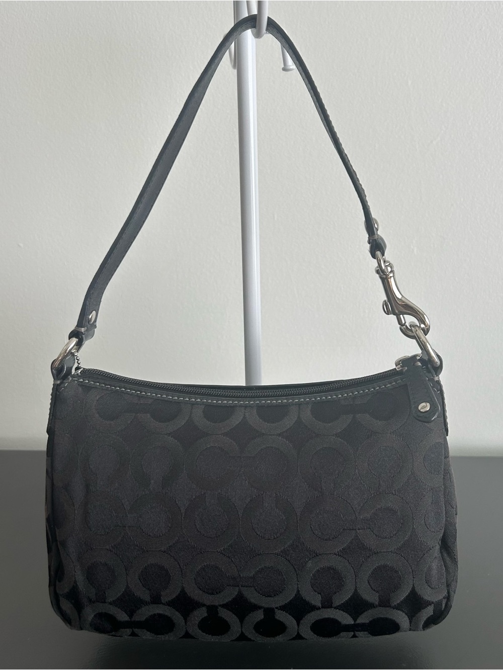 Coach SOHO Black Signature Shoulder Bag Pochette baguette Y2K silver hardware - Picture 11 of 11